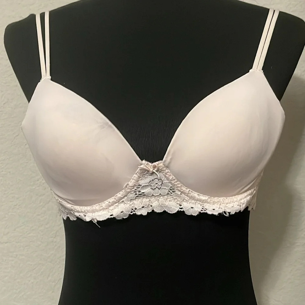 No Boundaries T Shirt Bra Converts to Racerback Lace Frame 34C Pink
